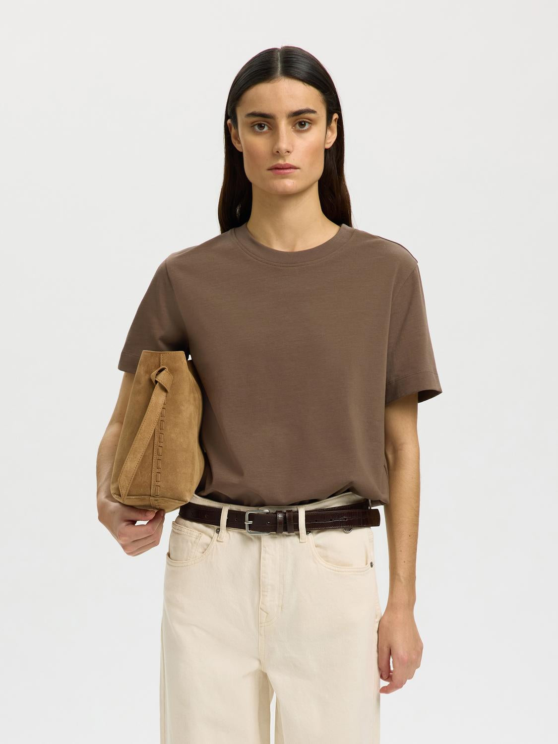 model_shot-front